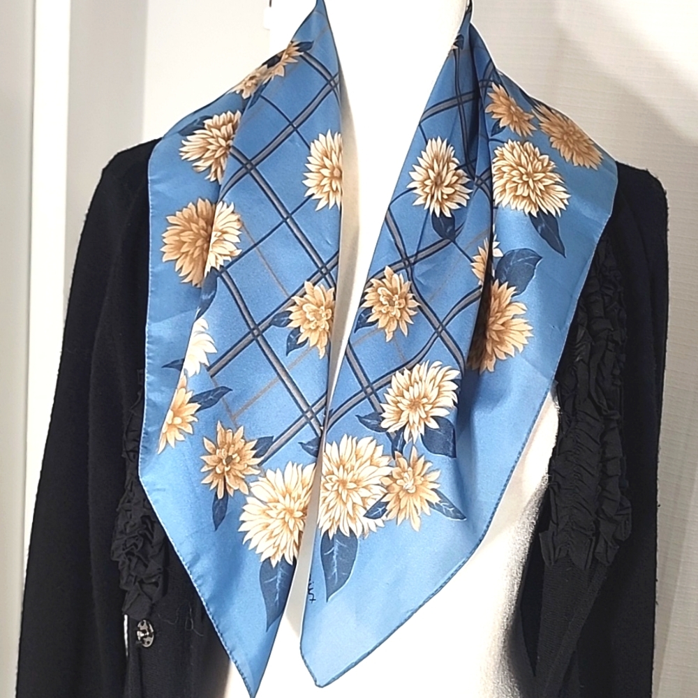 Vintage Ralfeaux Blue Floral Pattern Scarf.